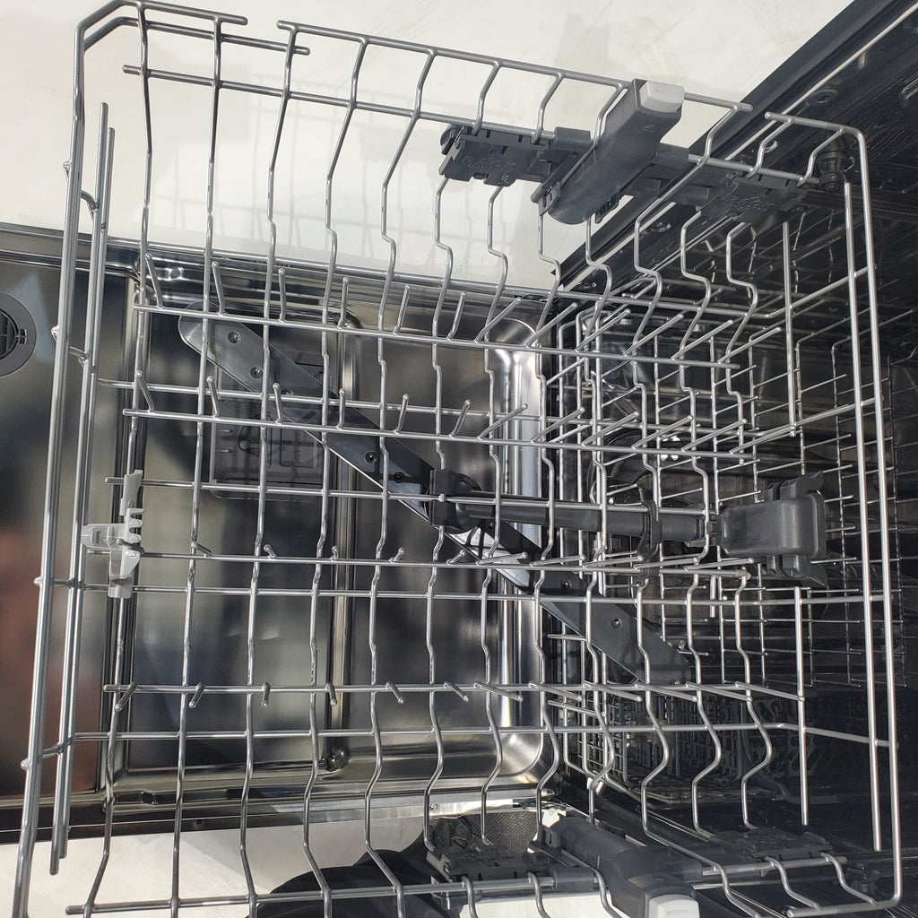 Pictures of 24 in. Fingerprint Resistant Stainless Steel ENERGY STAR Whirlpool Built In Dishwasher with 3rd Rack - WDT750SAKZ - 13747 - Scratch & Dent - Minor - Neu Appliance Outlet - Discount Appliance Outlet in Austin, Tx