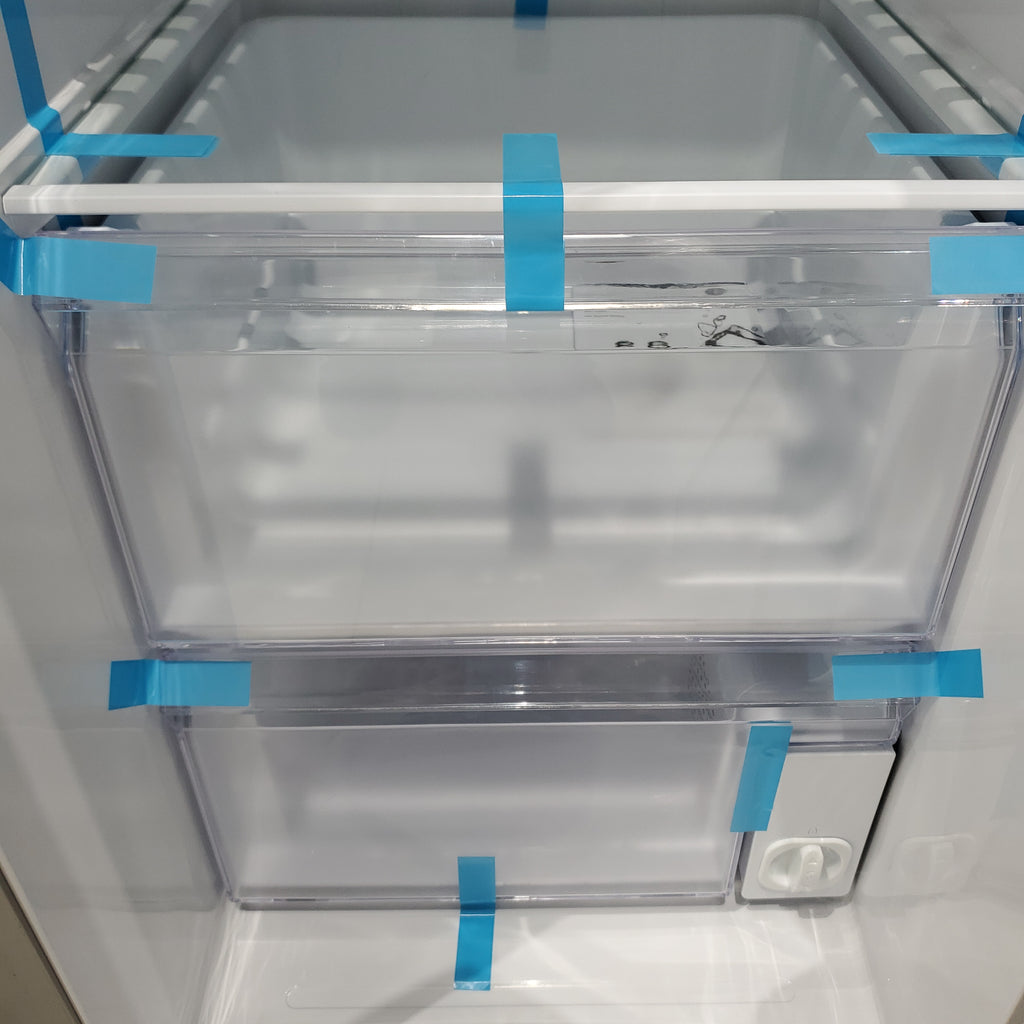 Pictures of Fingerprint Resistant Stainless Steel ENERGY STAR Samsung 27.4 cu. ft. Side by Side Refrigerator with Exterior Water and Ice Dispenser - Scratch & Dent - Moderate - Neu Appliance Outlet - Discount Appliance Outlet in Austin, Tx