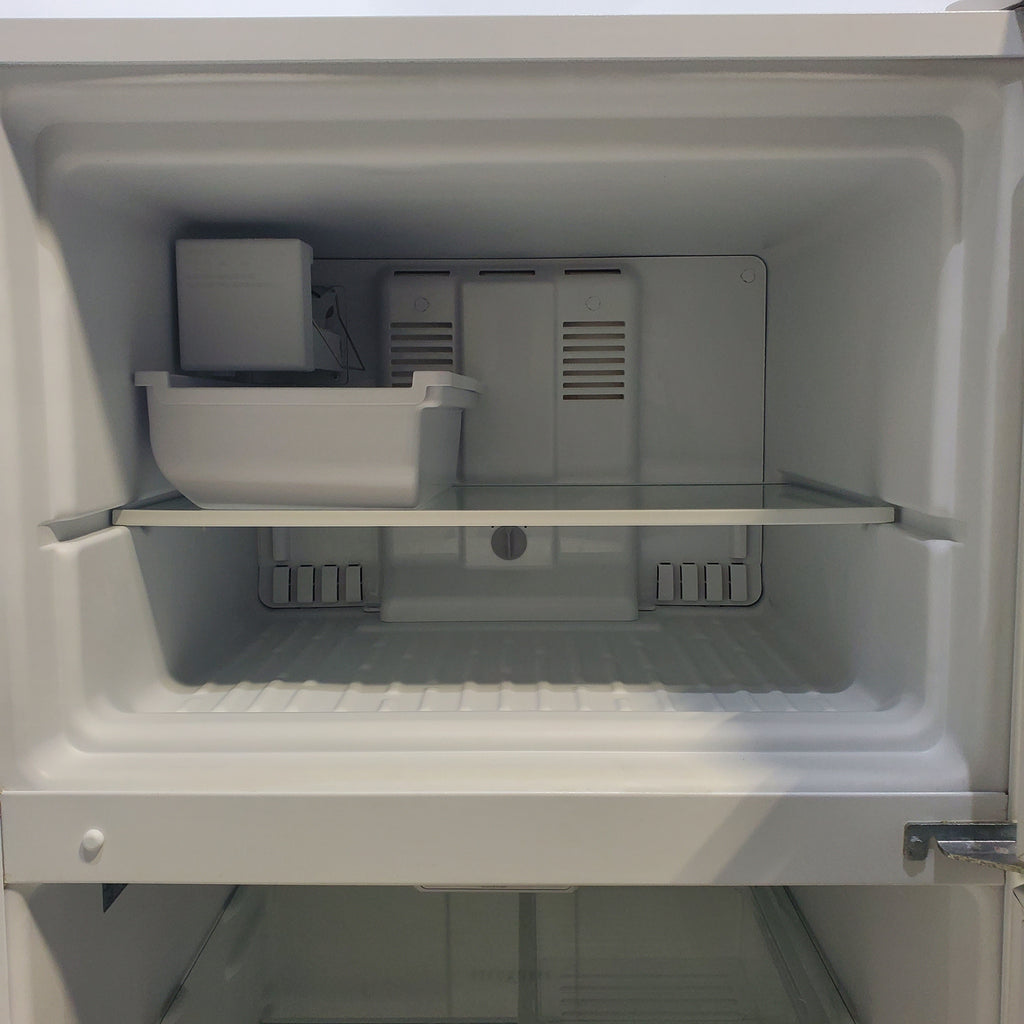 Pictures of 30 in. Wide White Whirlpool 18.2 cu. ft. Top Freezer Refrigerator with Icemaker - Certified Refurbished - Neu Appliance Outlet - Discount Appliance Outlet in Austin, Tx