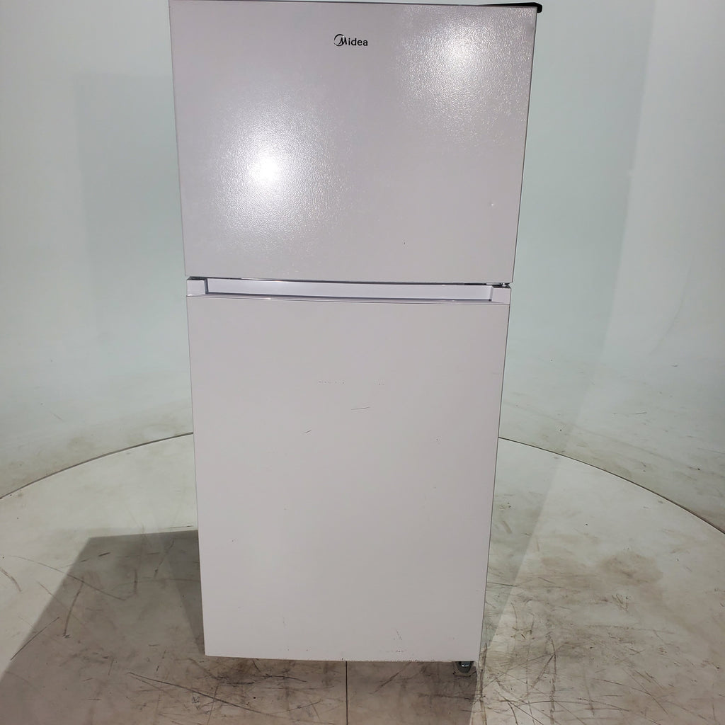 Pictures of White ENERGY STAR Midea 18.1 cu. ft. Top Freezer Refrigerator with Reversible Door - Scratch & Dent - Minor - Neu Appliance Outlet - Discount Appliance Outlet in Austin, Tx