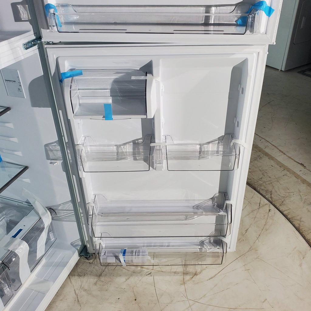 Pictures of White ENERGY STAR Midea 18.1 cu. ft. Top Freezer Refrigerator with Reversible Door - Scratch & Dent - Minor - Neu Appliance Outlet - Discount Appliance Outlet in Austin, Tx