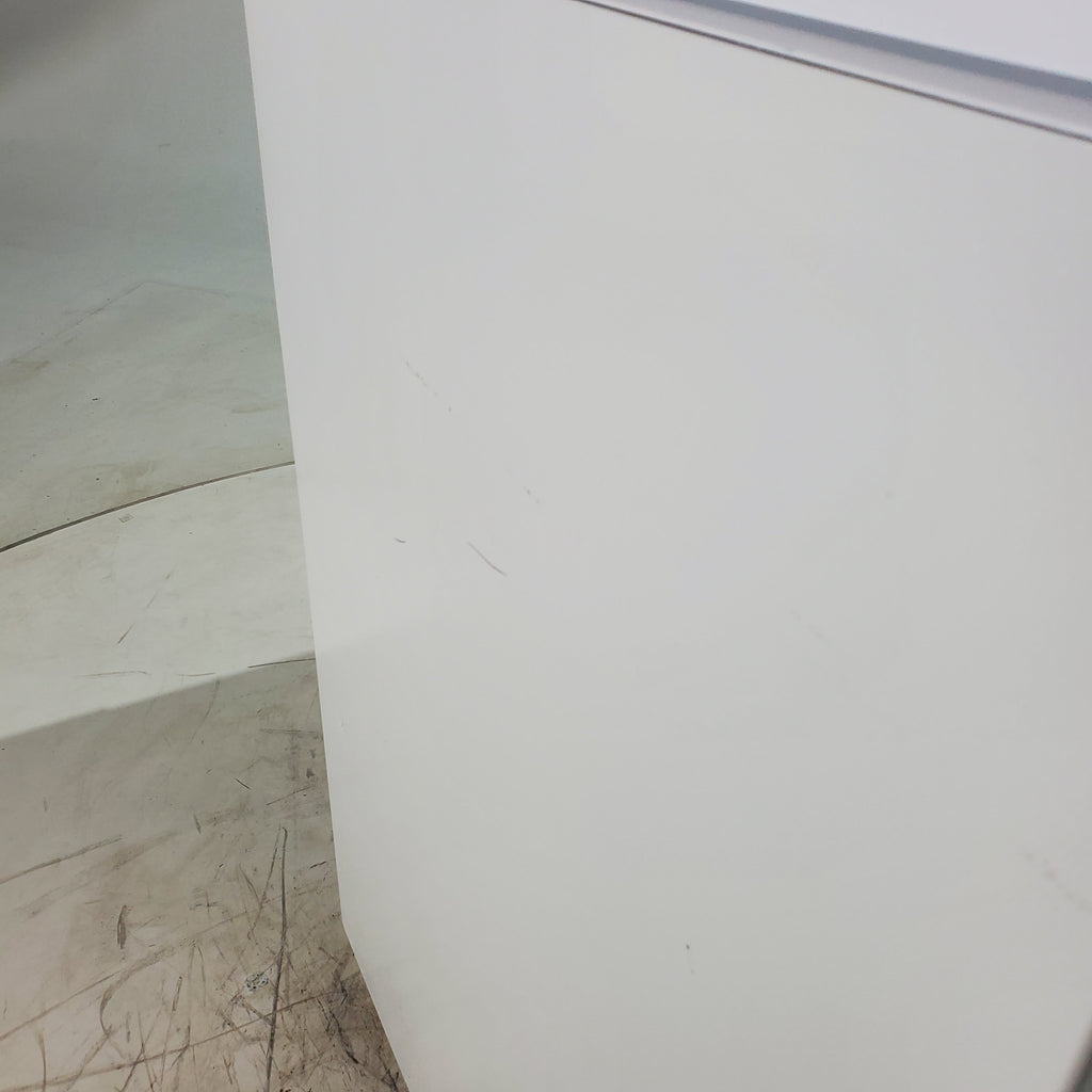 Pictures of White ENERGY STAR Midea 18.1 cu. ft. Top Freezer Refrigerator with Reversible Door - Scratch & Dent - Minor - Neu Appliance Outlet - Discount Appliance Outlet in Austin, Tx