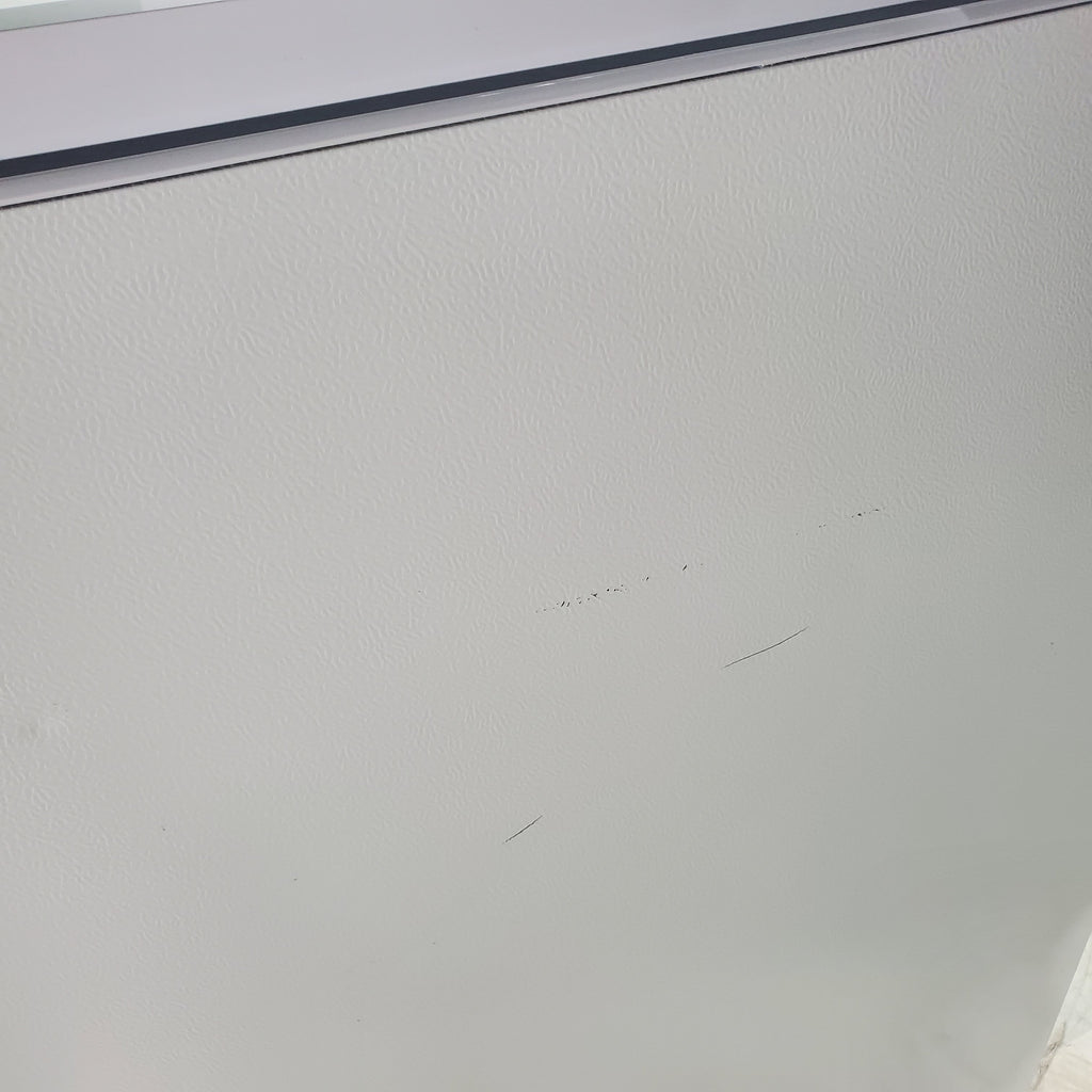 Pictures of White ENERGY STAR Midea 18.1 cu. ft. Top Freezer Refrigerator with Reversible Door - Scratch & Dent - Minor - Neu Appliance Outlet - Discount Appliance Outlet in Austin, Tx