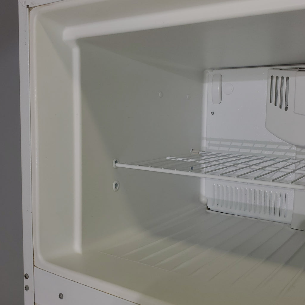 Pictures of 30" Wide Kenmore 18 cu ft White Top and Bottom Refrigerator with Adjustable  Glass Shelving - Certified Refurbished - Neu Appliance Outlet - Discount Appliance Outlet in Austin, Tx