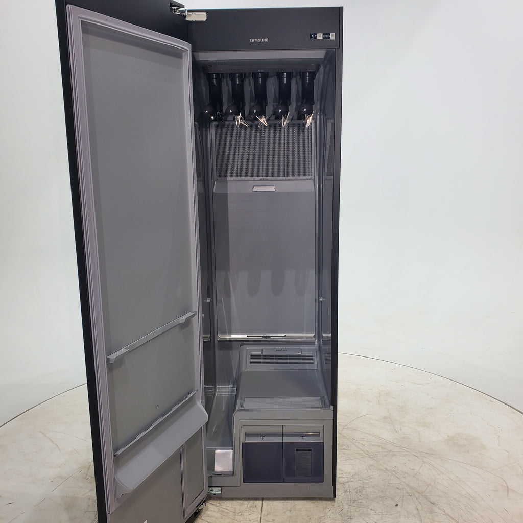 Pictures of Crystal Mirror Finish Samsung Bespoke AirDresser with Steam Refresh - Scratch & Dent - Minor - Neu Appliance Outlet - Discount Appliance Outlet in Austin, Tx