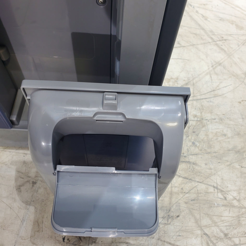 Pictures of Crystal Mirror Finish Samsung Bespoke AirDresser with Steam Refresh - Scratch & Dent - Minor - Neu Appliance Outlet - Discount Appliance Outlet in Austin, Tx