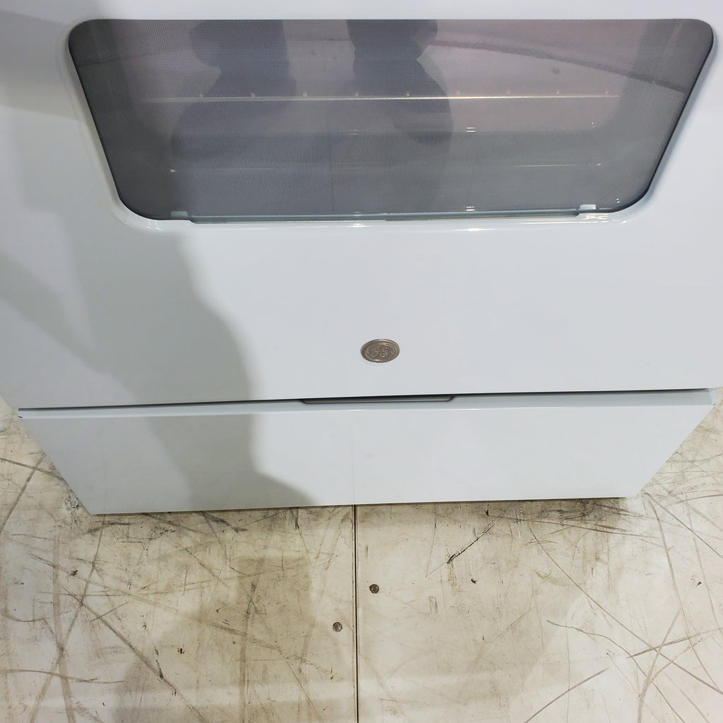 Pictures of White GE 5.0 cu. ft. Freestanding 4 Heating Element Electric Range with Dual Element Bake - Certified Refurbished - Neu Appliance Outlet - Discount Appliance Outlet in Austin, Tx