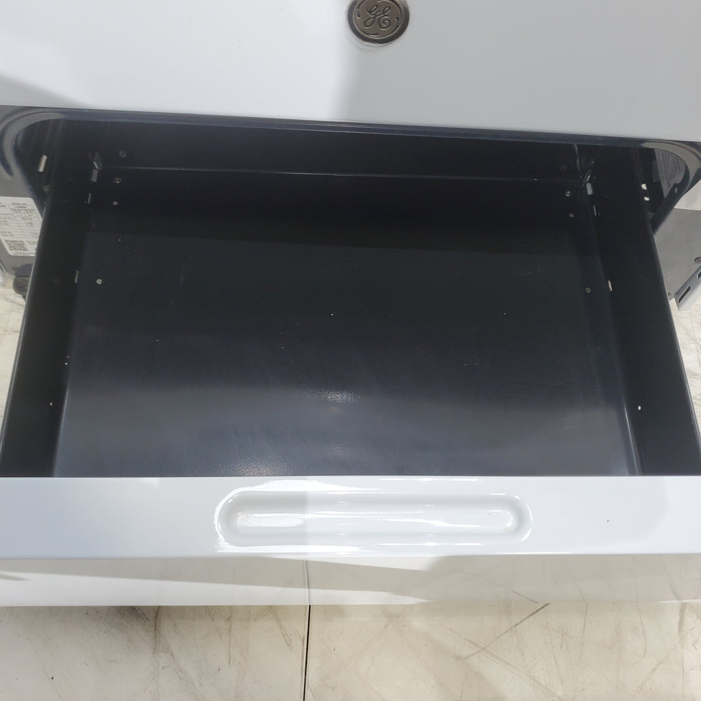 Pictures of White GE 5.0 cu. ft. Freestanding 4 Heating Element Electric Range with Dual Element Bake - Certified Refurbished - Neu Appliance Outlet - Discount Appliance Outlet in Austin, Tx