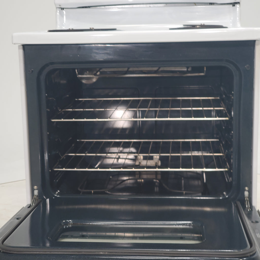 Pictures of White GE 5.0 cu. ft. Freestanding 4 Heating Element Electric Range with Dual Element Bake - Certified Refurbished - Neu Appliance Outlet - Discount Appliance Outlet in Austin, Tx