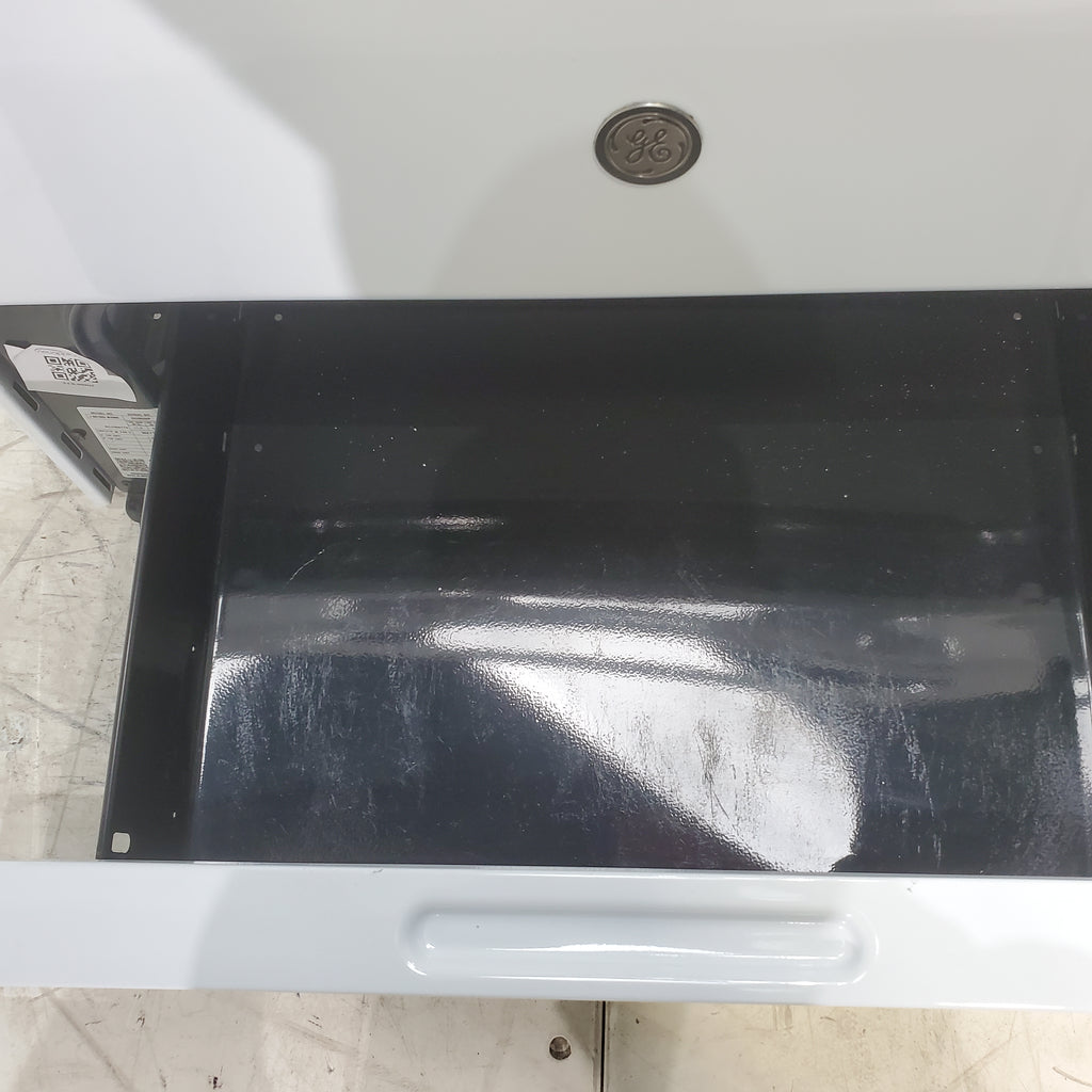 Pictures of White GE 5.0 cu. ft. Freestanding 4 Heating Element Electric Range with Dual Element Bake - Certified Refurbished - Neu Appliance Outlet - Discount Appliance Outlet in Austin, Tx