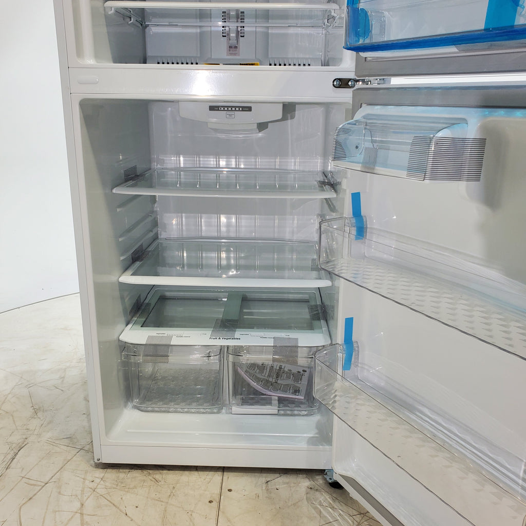 Pictures of 30" Wide Smooth White ENERGY STAR LG 20.2 cu. ft. Top Freezer Refrigerator with Reversible Doors - Scratch & Dent - Major - Neu Appliance Outlet - Discount Appliance Outlet in Austin, Tx