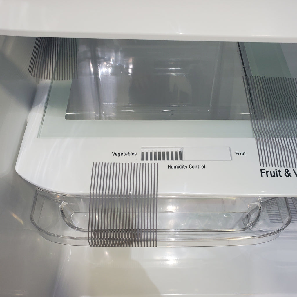 Pictures of 30" Wide Smooth White ENERGY STAR LG 20.2 cu. ft. Top Freezer Refrigerator with Reversible Doors - Scratch & Dent - Major - Neu Appliance Outlet - Discount Appliance Outlet in Austin, Tx