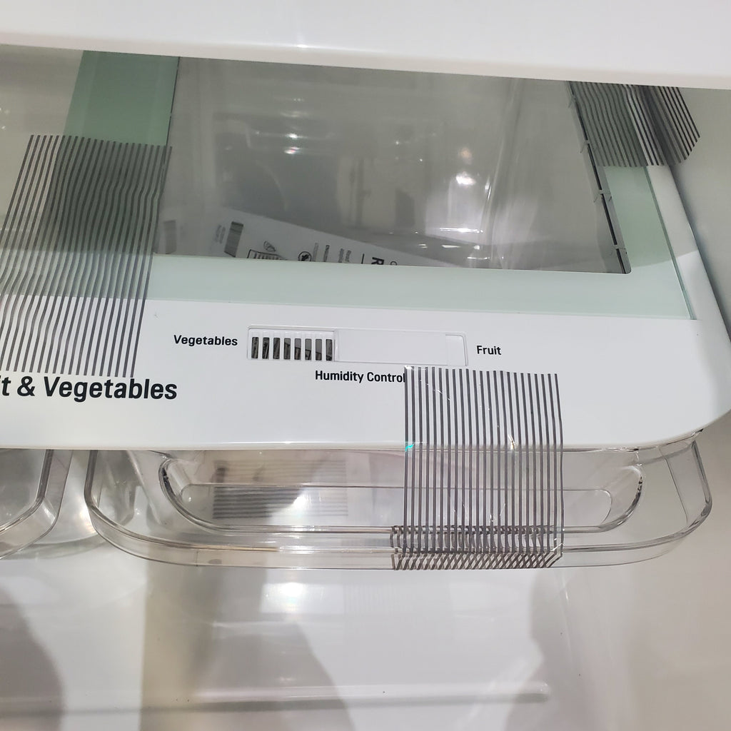 Pictures of 30" Wide Smooth White ENERGY STAR LG 20.2 cu. ft. Top Freezer Refrigerator with Reversible Doors - Scratch & Dent - Major - Neu Appliance Outlet - Discount Appliance Outlet in Austin, Tx