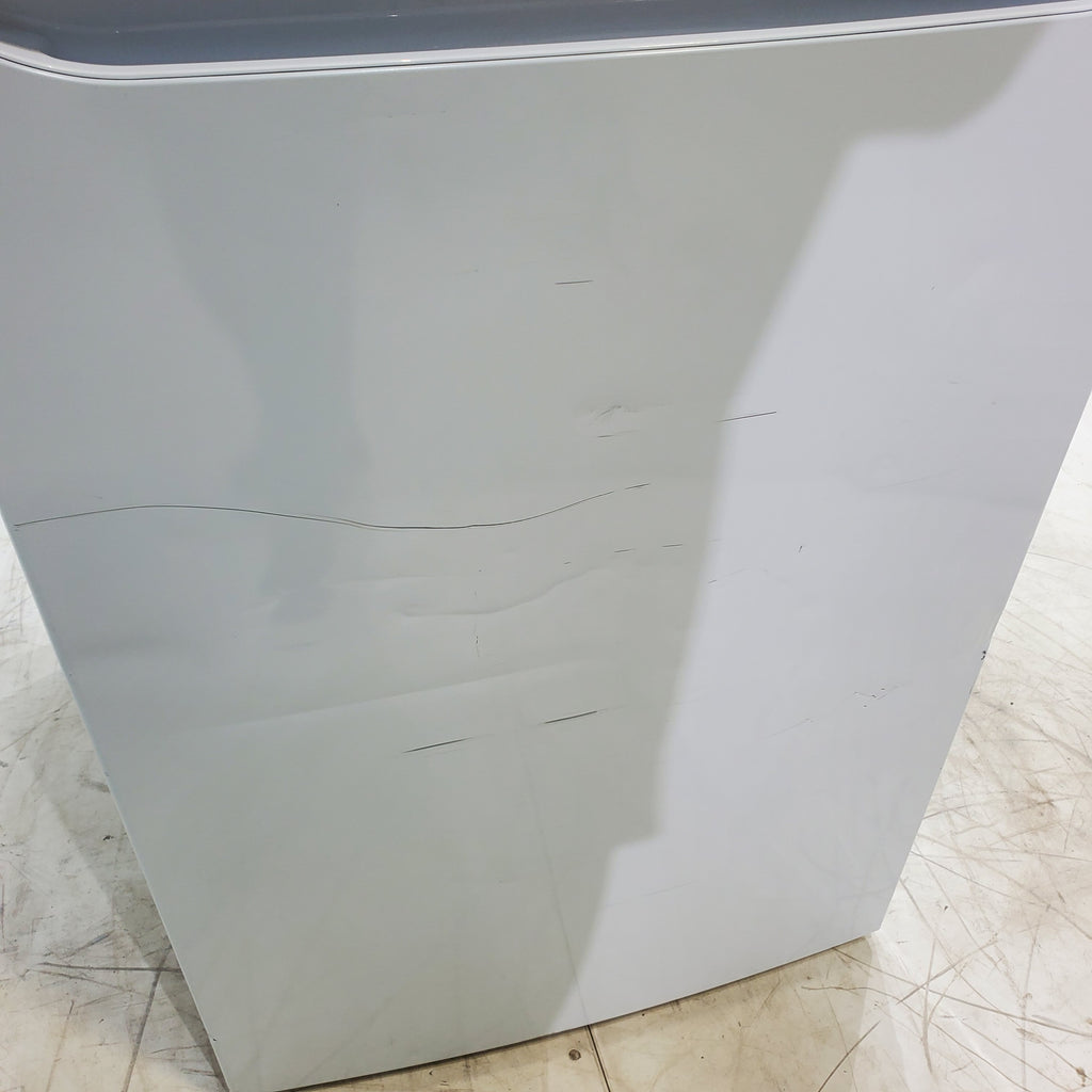 Pictures of 30" Wide Smooth White ENERGY STAR LG 20.2 cu. ft. Top Freezer Refrigerator with Reversible Doors - Scratch & Dent - Major - Neu Appliance Outlet - Discount Appliance Outlet in Austin, Tx
