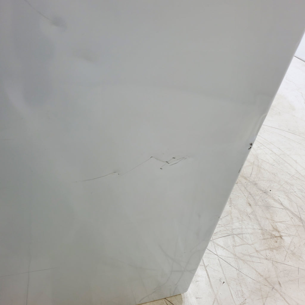 Pictures of 30" Wide Smooth White ENERGY STAR LG 20.2 cu. ft. Top Freezer Refrigerator with Reversible Doors - Scratch & Dent - Major - Neu Appliance Outlet - Discount Appliance Outlet in Austin, Tx