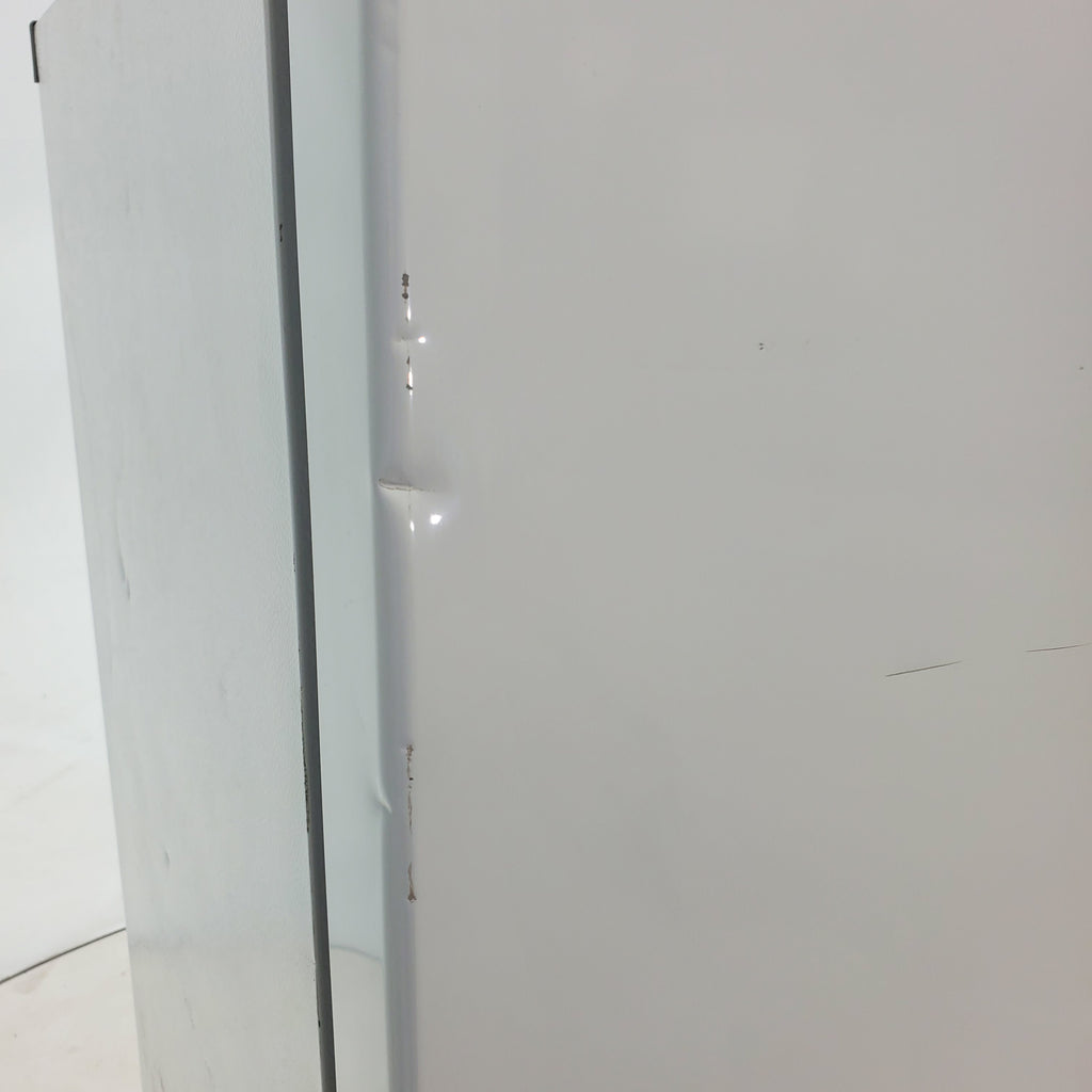 Pictures of 30" Wide Smooth White ENERGY STAR LG 20.2 cu. ft. Top Freezer Refrigerator with Reversible Doors - Scratch & Dent - Major - Neu Appliance Outlet - Discount Appliance Outlet in Austin, Tx