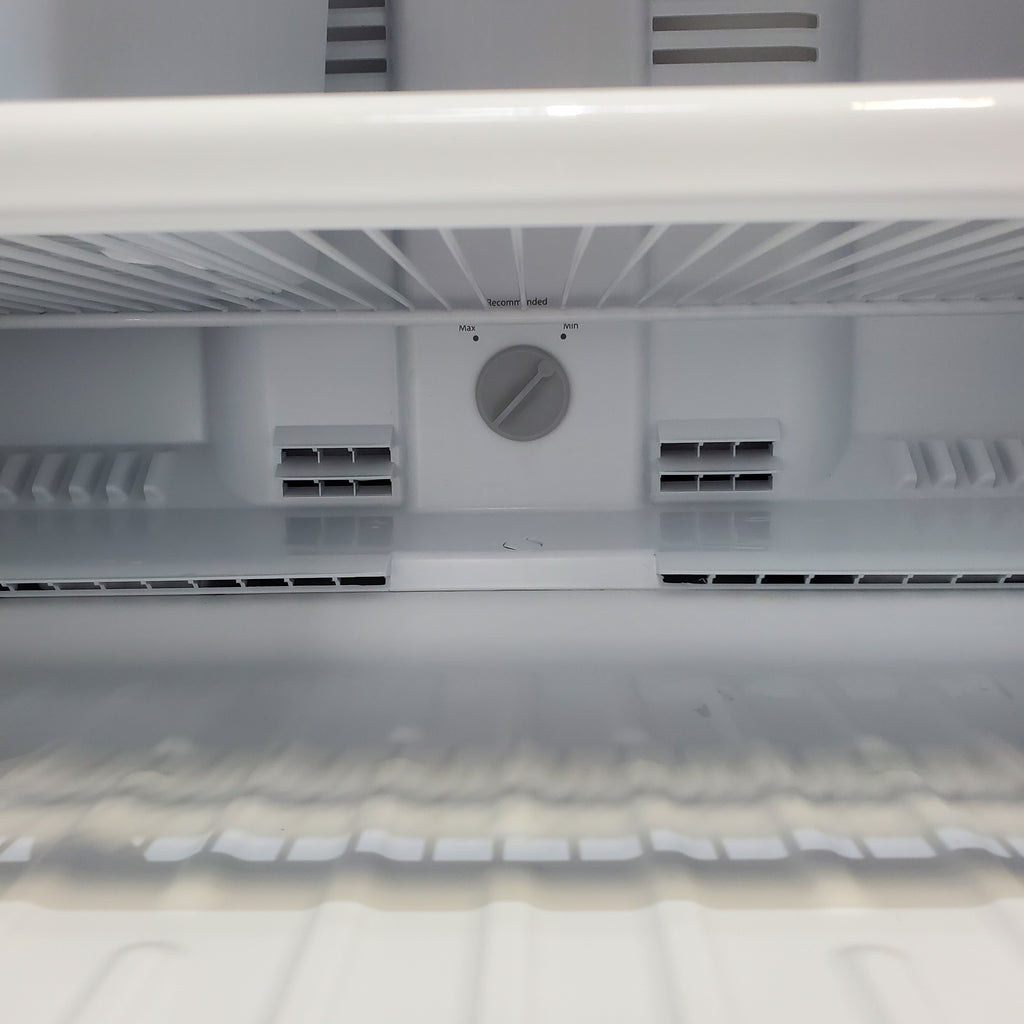 Pictures of 28" Wide White Whirlpool 14.3 cu. ft. Top Freezer Refrigerator with Reversible Doors - Scratch & Dent - Minor - Neu Appliance Outlet - Discount Appliance Outlet in Austin, Tx