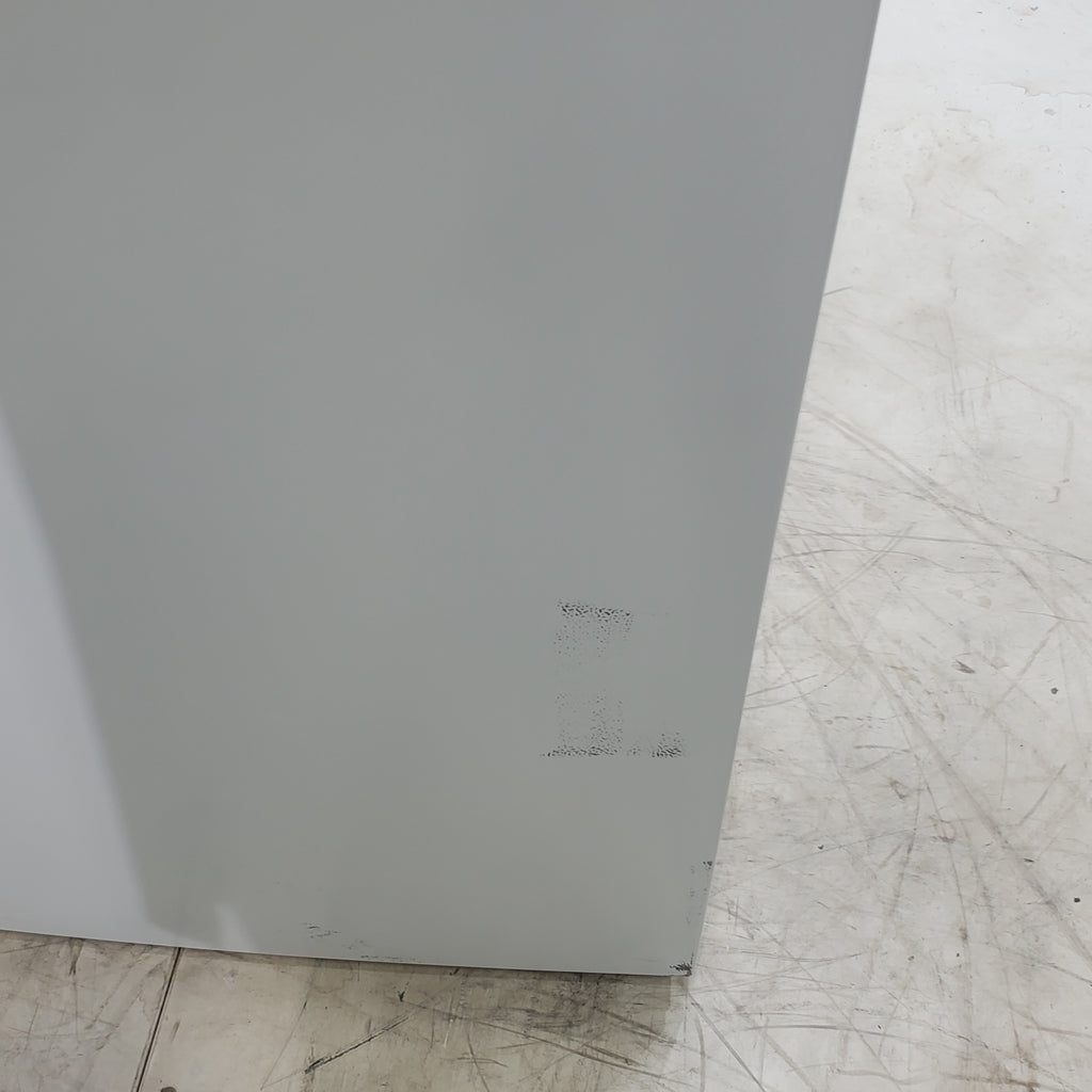 Pictures of White ENERGY STAR Midea 18.1 cu. ft. Top Freezer Refrigerator with Reversible Door - Scratch & Dent - Minor - Neu Appliance Outlet - Discount Appliance Outlet in Austin, Tx