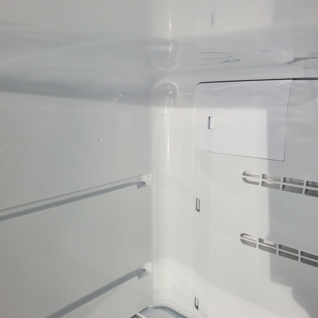 Pictures of White Frigidaire 18.3 cu. ft. Top Freezer Refrigerator with Garage-Ready Design - Scratch & Dent - Moderate - Neu Appliance Outlet - Discount Appliance Outlet in Austin, Tx