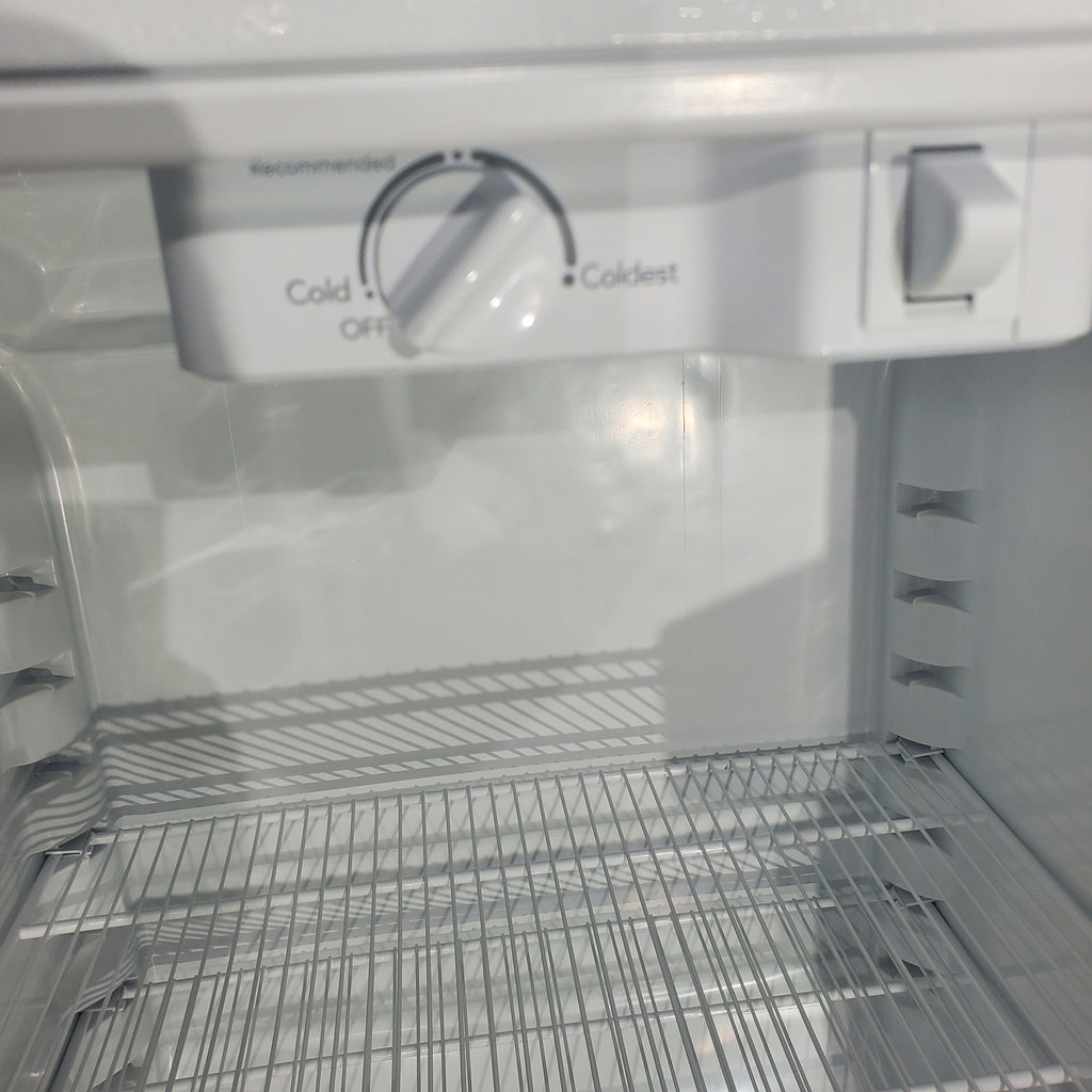 Pictures of White Frigidaire 18.3 cu. ft. Top Freezer Refrigerator with Garage-Ready Design - Scratch & Dent - Moderate - Neu Appliance Outlet - Discount Appliance Outlet in Austin, Tx