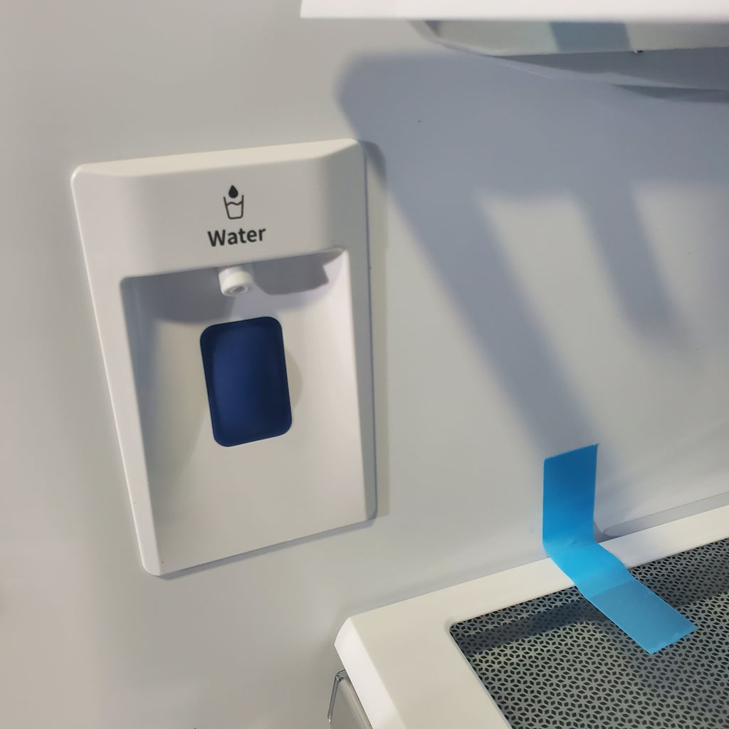 Pictures of Hisense Fingerprint Resistant Stainless Steel Counter-depth 21.2 cu ft French Door ENERGY STAR Refrigerator with Water and Ice Dispenser - Scratch & Dent - Minor - Neu Appliance Outlet - Discount Appliance Outlet in Austin, Tx