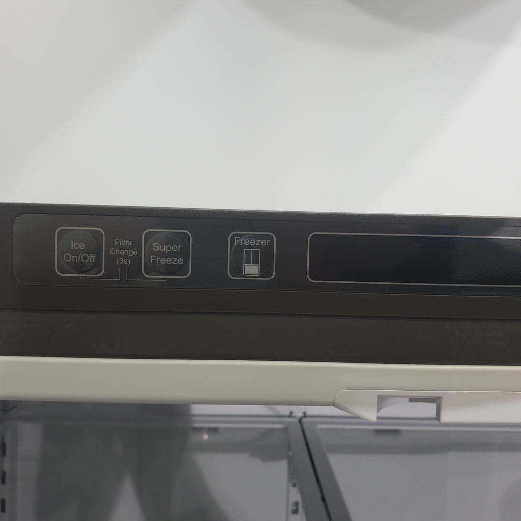 Pictures of Hisense Fingerprint Resistant Stainless Steel Counter-depth 21.2 cu ft French Door ENERGY STAR Refrigerator with Water and Ice Dispenser - Scratch & Dent - Minor - Neu Appliance Outlet - Discount Appliance Outlet in Austin, Tx