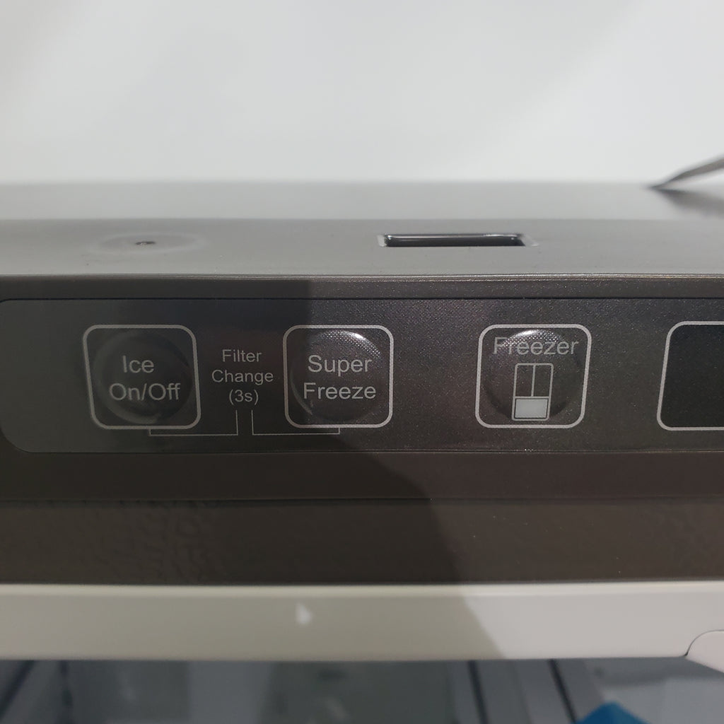 Pictures of Hisense Fingerprint Resistant Stainless Steel Counter-depth 21.2 cu ft French Door ENERGY STAR Refrigerator with Water and Ice Dispenser - Scratch & Dent - Moderate - Neu Appliance Outlet - Discount Appliance Outlet in Austin, Tx