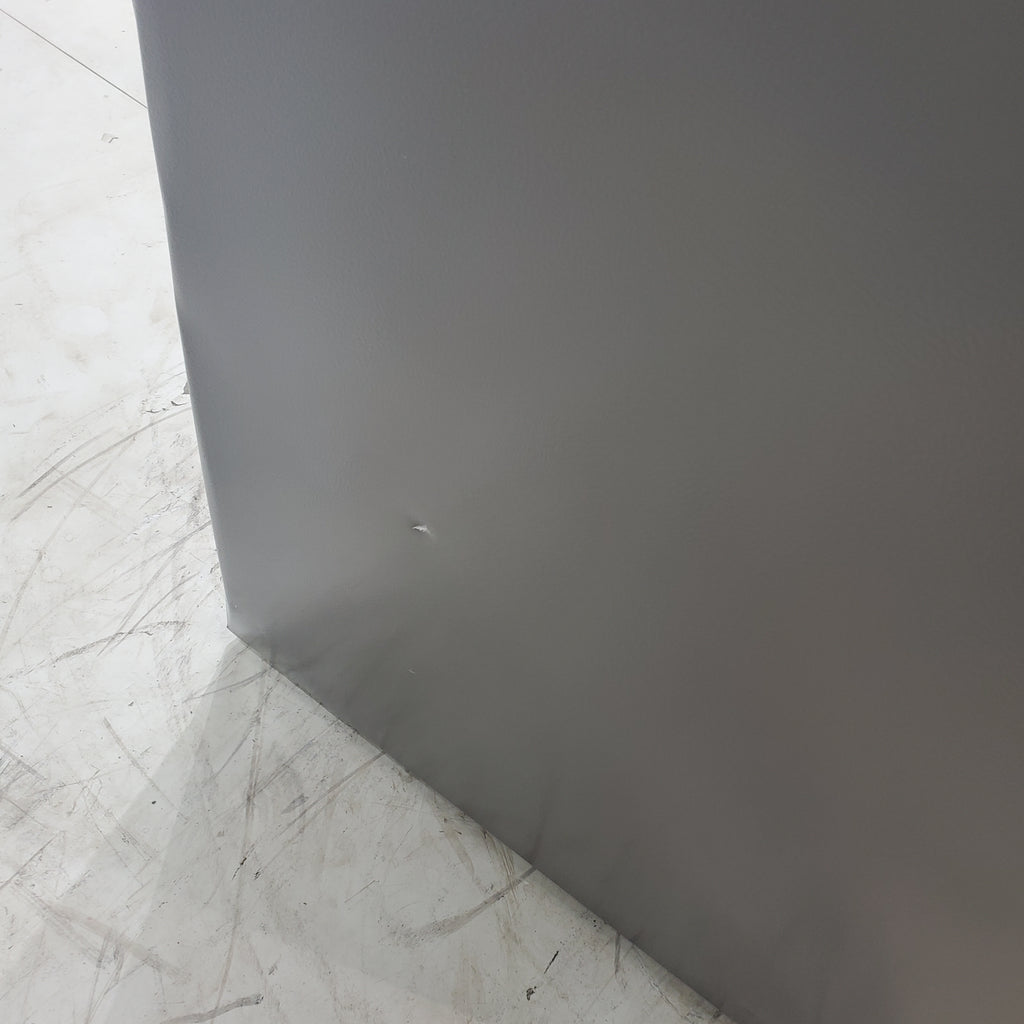 Pictures of Hisense Fingerprint Resistant Stainless Steel Counter-depth 21.2 cu ft French Door ENERGY STAR Refrigerator with Water and Ice Dispenser - Scratch & Dent - Moderate - Neu Appliance Outlet - Discount Appliance Outlet in Austin, Tx