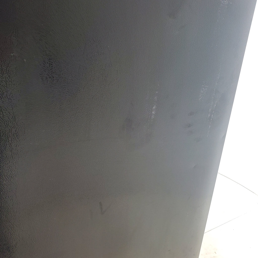 Pictures of 30" Wide Whirlpool Black Top Freezer 18.2 cu ft Refrigerator with Ice Maker - Certified Refurbished - Neu Appliance Outlet - Discount Appliance Outlet in Austin, Tx