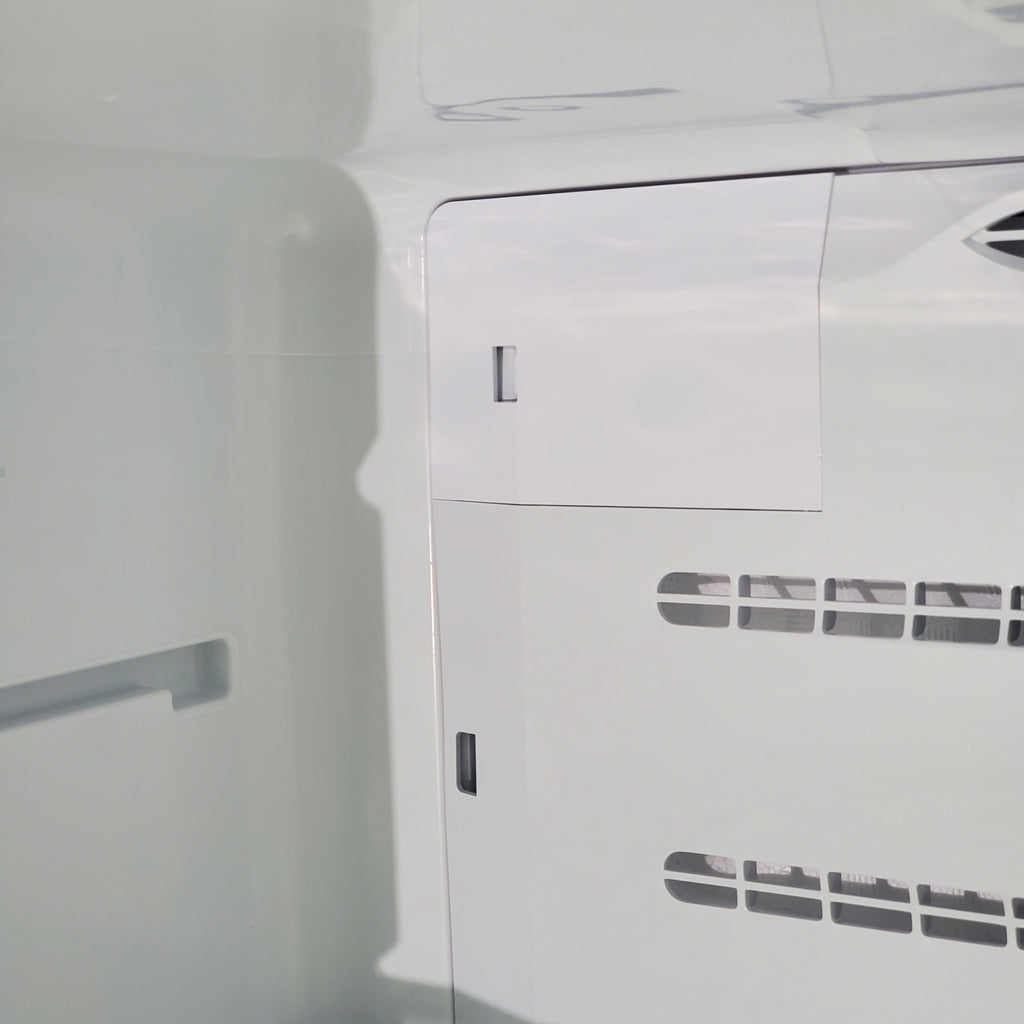 Pictures of White Frigidaire 18.3 cu. ft. Top Freezer Refrigerator with Garage-Ready Design - Scratch & Dent - Minor - Neu Appliance Outlet - Discount Appliance Outlet in Austin, Tx