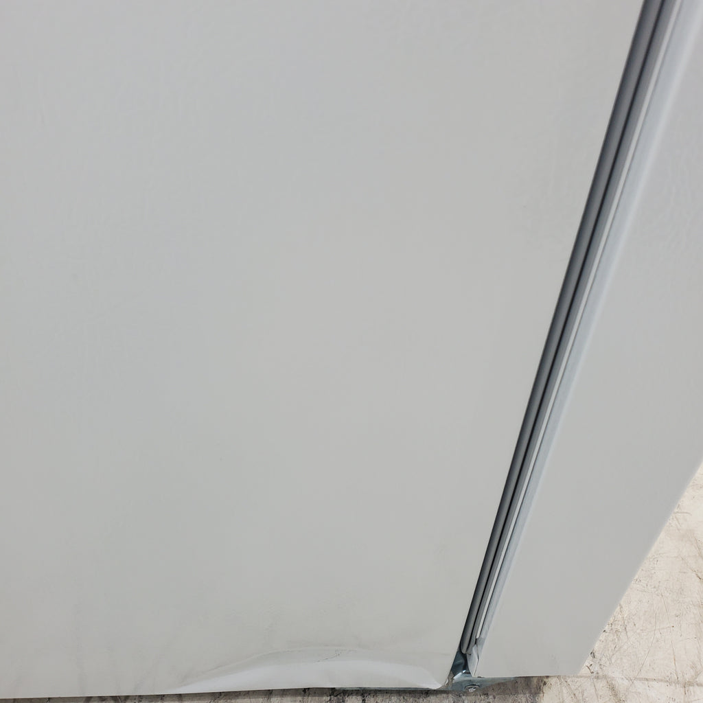 Pictures of White Frigidaire 18.3 cu. ft. Top Freezer Refrigerator with Garage-Ready Design - Scratch & Dent - Minor - Neu Appliance Outlet - Discount Appliance Outlet in Austin, Tx