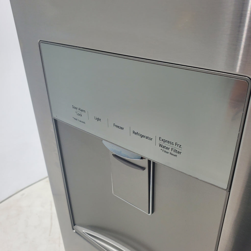 Pictures of 30" Wide Stainless Steel ENERGY STAR LG 21.8 cu. ft. French Door 3 Door Refrigerator with Exterior Water Dispenser - Scratch & Dent - Minor - Neu Appliance Outlet - Discount Appliance Outlet in Austin, Tx