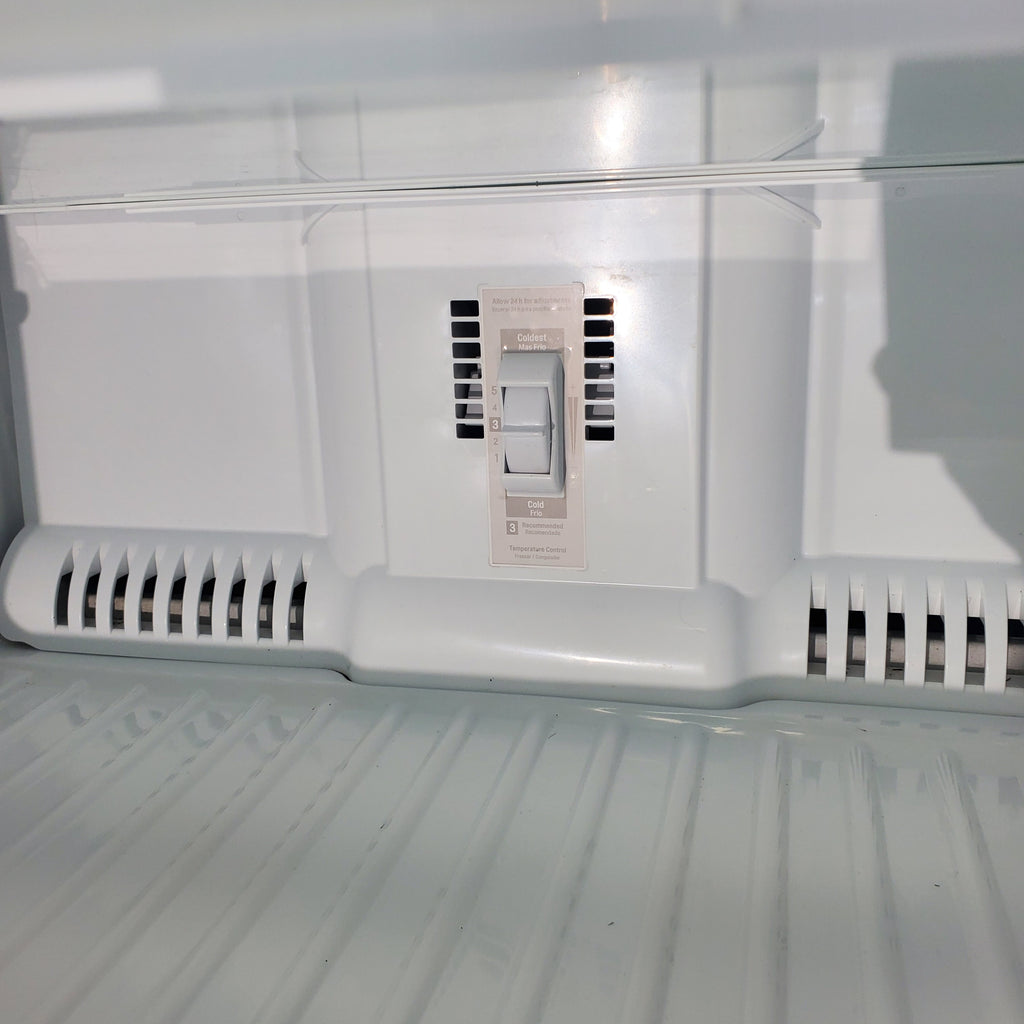 Pictures of 30 Inch Wide LG Black 20.2 cu ft ENERGY STAR Top Freezer and Bottom Refrigerator with LED Lighting and Adjustable Glass Shelving - Certified Refurbished - Neu Appliance Outlet - Discount Appliance Outlet in Austin, Tx