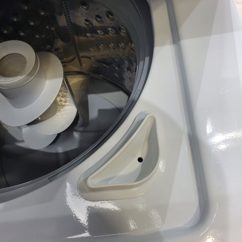 Pictures of 27" Wide GE 3.8 cu. ft. Laundry Center Washer and 5.9 cu. ft. Electric Dryer with Electro-Mechanical Rotary Dial Controls - Certified Refurbished - Neu Appliance Outlet - Discount Appliance Outlet in Austin, Tx