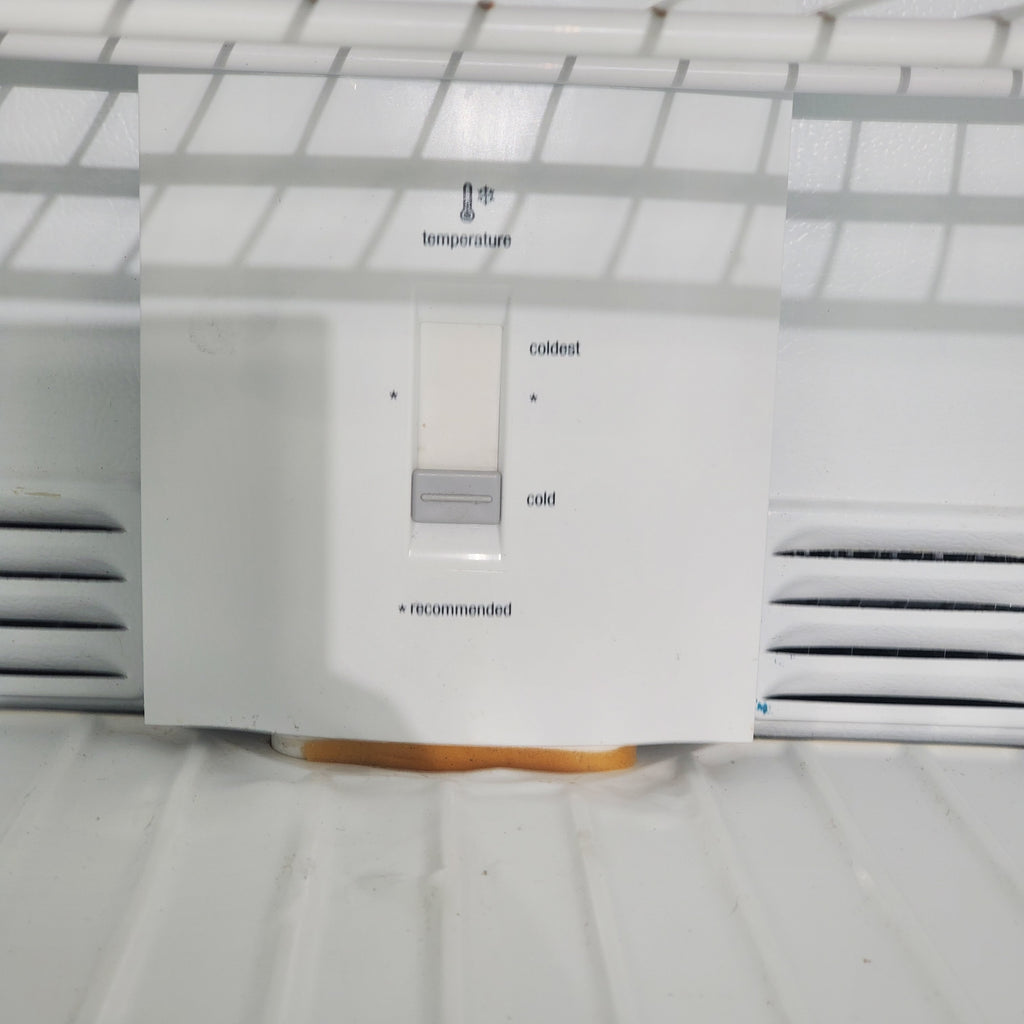 Pictures of 30 in. Wide White Frigidaire 20.4 cu. ft. Top Freezer Refrigerator with Reversible Doors - Certified Refurbished - Neu Appliance Outlet - Discount Appliance Outlet in Austin, Tx