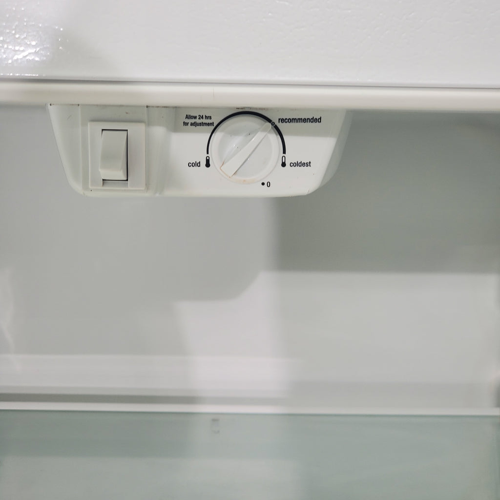 Pictures of 30 in. Wide White Frigidaire 20.4 cu. ft. Top Freezer Refrigerator with Reversible Doors - Certified Refurbished - Neu Appliance Outlet - Discount Appliance Outlet in Austin, Tx