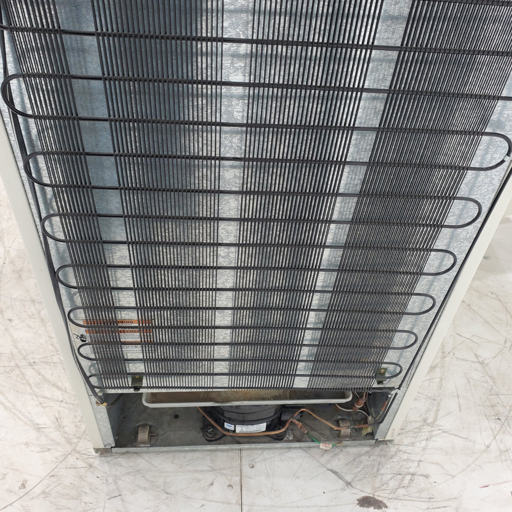 Pictures of 28" Wide Biscuit (Off White) 14.4 cu ft Whirlpool Top and Bottom Refrigerator with Up-Front Temperature Control Knobs - Certified Refurbished - Neu Appliance Outlet - Discount Appliance Outlet in Austin, Tx