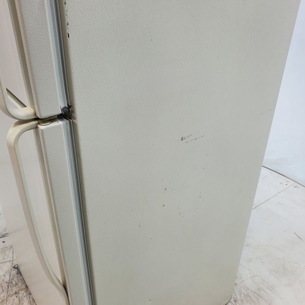 Pictures of 28" Wide Biscuit (Off White) 14.4 cu ft Whirlpool Top and Bottom Refrigerator with Up-Front Temperature Control Knobs - Certified Refurbished - Neu Appliance Outlet - Discount Appliance Outlet in Austin, Tx