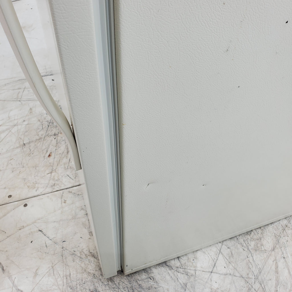 Pictures of 28" Wide Biscuit (Off White) 14.4 cu ft Whirlpool Top and Bottom Refrigerator with Up-Front Temperature Control Knobs - Certified Refurbished - Neu Appliance Outlet - Discount Appliance Outlet in Austin, Tx