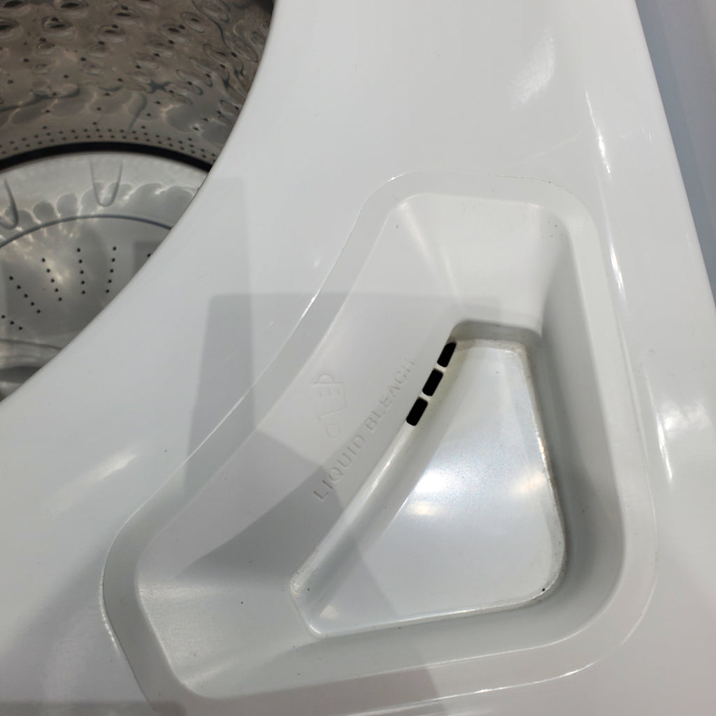 Pictures of Maytag 5.3 cu. ft. Smart Capable ENERGY STAR Top Load Washing Machine with Extra Power Button and  ENERGY STAR Smart Capable 7.4 cu. ft. Electric Steam Dryer with Extra Power Button - Scratch & Dent - Minor - Neu Appliance Outlet - Discount Appliance Outlet in Austin, Tx