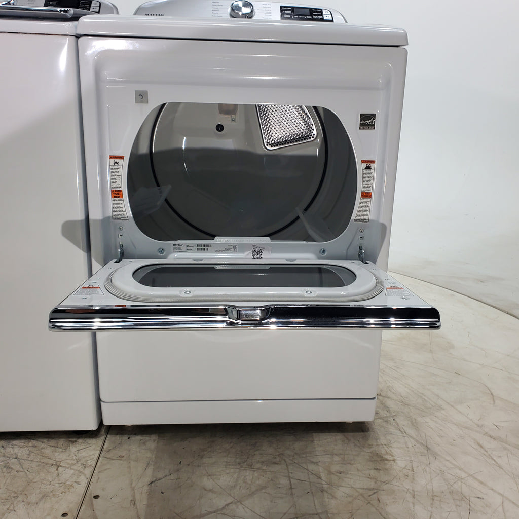Pictures of Maytag 5.3 cu. ft. Smart Capable ENERGY STAR Top Load Washing Machine with Extra Power Button and  ENERGY STAR Smart Capable 7.4 cu. ft. Electric Steam Dryer with Extra Power Button - Scratch & Dent - Minor - Neu Appliance Outlet - Discount Appliance Outlet in Austin, Tx