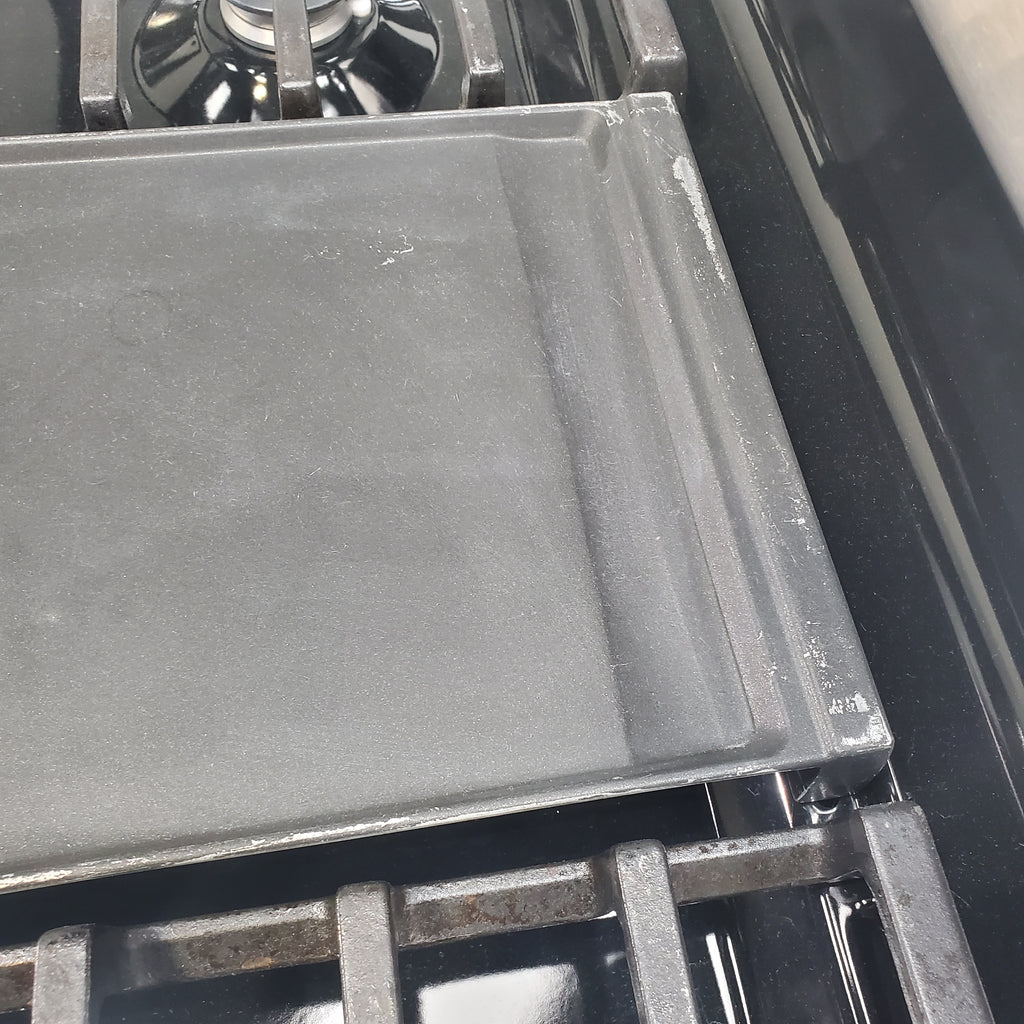 Pictures of Stainless Steel GE 5.0 cu. ft. Freestanding 5 Burner Gas Range with Cast-Iron Grates - Scratch & Dent - Minor - Neu Appliance Outlet - Discount Appliance Outlet in Austin, Tx