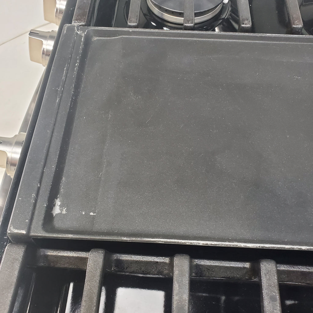 Pictures of Stainless Steel GE 5.0 cu. ft. Freestanding 5 Burner Gas Range with Cast-Iron Grates - Scratch & Dent - Minor - Neu Appliance Outlet - Discount Appliance Outlet in Austin, Tx