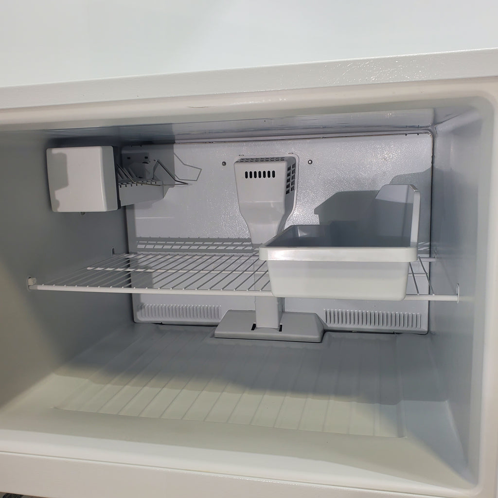Pictures of 33" Wide Maytag White 20.9 cu ft Top Freezer Refrigerator with Adjustable Shelving and Icemaker - Certified Refurbished - Neu Appliance Outlet - Discount Appliance Outlet in Austin, Tx