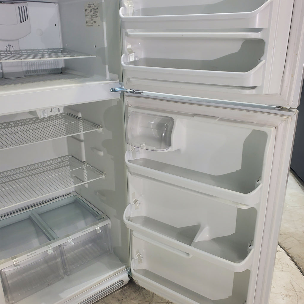 Pictures of 30" Wide Frigidaire 18.3-cu ft Top-Freezer Refrigerator with SpaceWise Wire Shelves - Certified Refurbished - Neu Appliance Outlet - Discount Appliance Outlet in Austin, Tx