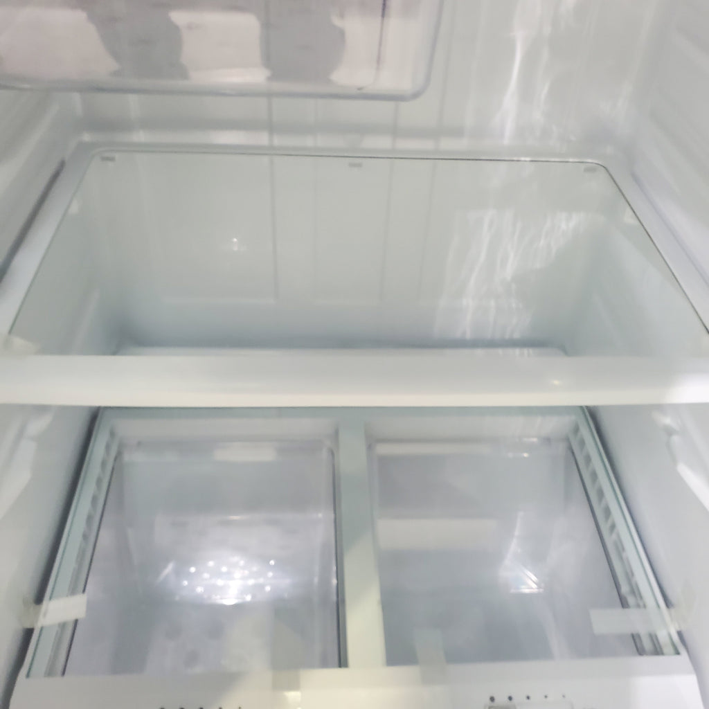 Pictures of 28" Wide GE 17.5 Cu. Ft. Top-Freezer Refrigerator with Adjustable Shelving- Certified Refurbished - Neu Appliance Outlet - Discount Appliance Outlet in Austin, Tx