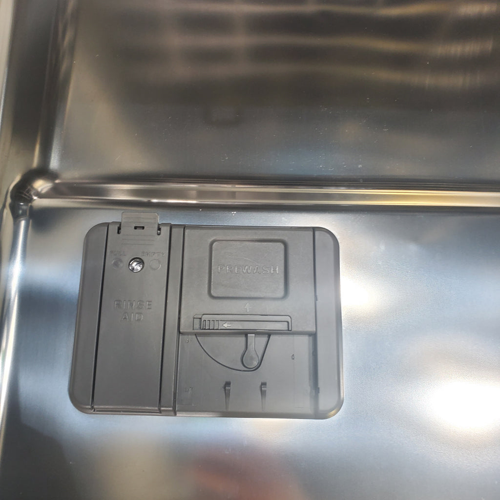 Pictures of 24 in. KitchenAid PrintShield ENERGY STAR Stainless Steel Built-In Front Control Tall Tub 39 dBA Dishwasher with Stainless Steel Tub - Scratch & Dent - Minor - Neu Appliance Outlet - Discount Appliance Outlet in Austin, Tx