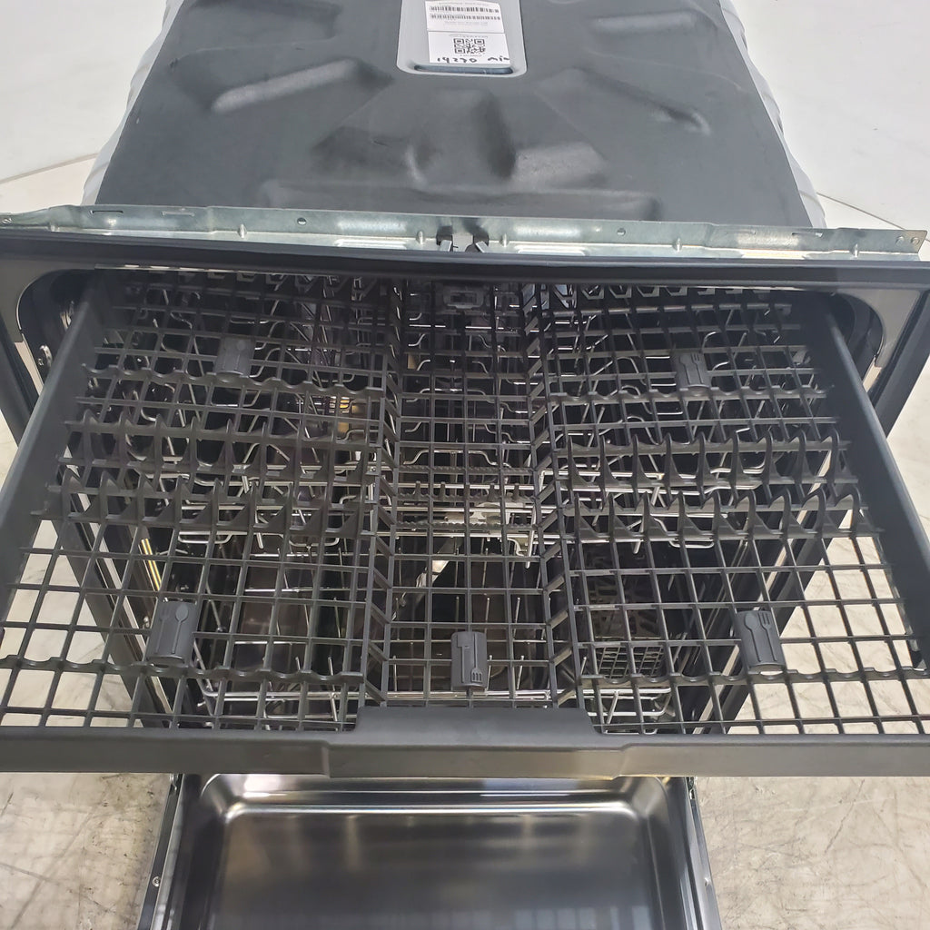 Pictures of Standard 24 in. Fingerprint Resistant Whirlpool Built In Dishwasher with 3rd Rack - Scratch & Dent - Minor - Neu Appliance Outlet - Discount Appliance Outlet in Austin, Tx