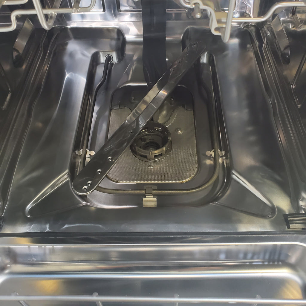 Pictures of Standard 24 in. Fingerprint Resistant Whirlpool Built In Dishwasher with 3rd Rack - Scratch & Dent - Minor - Neu Appliance Outlet - Discount Appliance Outlet in Austin, Tx