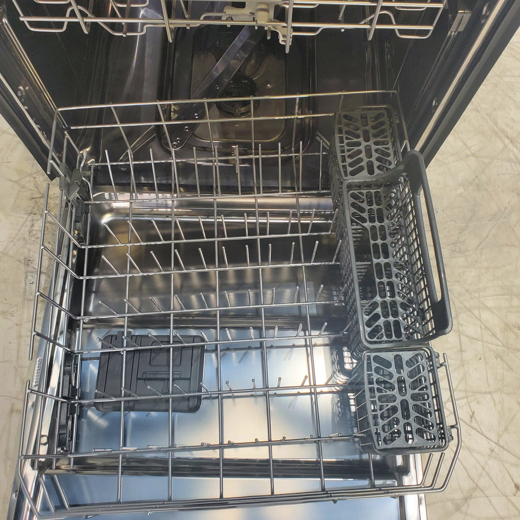 Pictures of Standard 24 in. Fingerprint Resistant Whirlpool Built In Dishwasher with 3rd Rack - Scratch & Dent - Minor - Neu Appliance Outlet - Discount Appliance Outlet in Austin, Tx